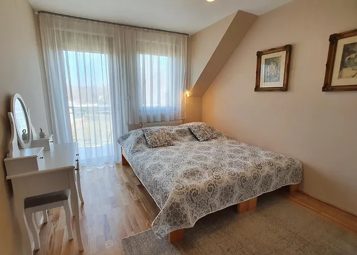 Dorci - Nr 178 Biro Tours アパート