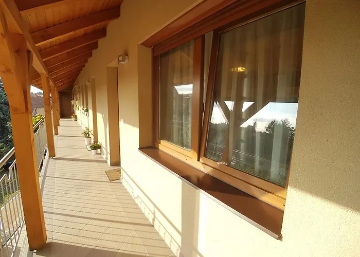 Dorci - Nr 178 Biro Tours アパート ケストヘイ